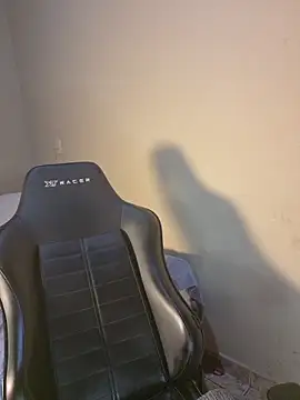 Paulette-squirt Adlı Modelin Canlı XXX Sohbeti