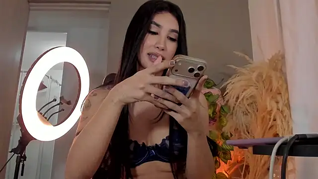 GarciaMilu webcam show