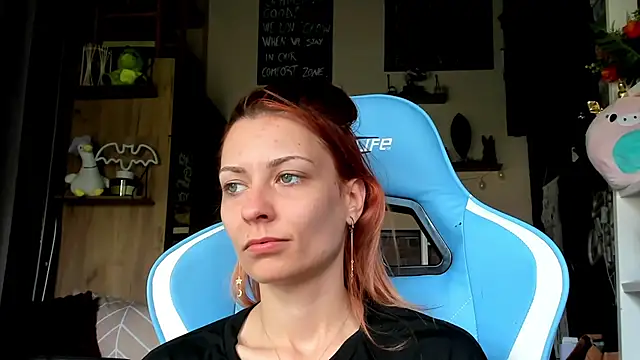 karo123421: απευθείας συνομιλία ΧΧΧ