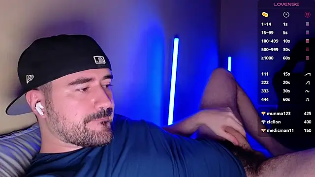 DominantTheo: вебкам-шоу