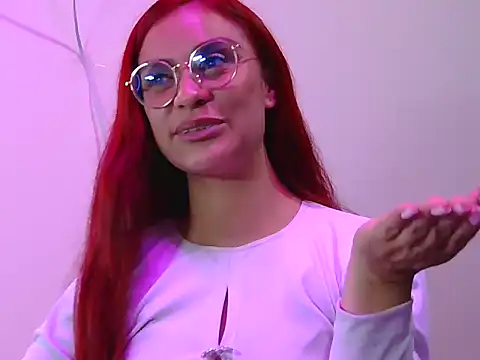 tinny_emiily Adlı Modelin Canlı XXX Sohbeti