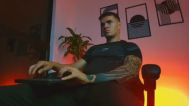 Show de ALPHA_DOMINUS_ na webcam