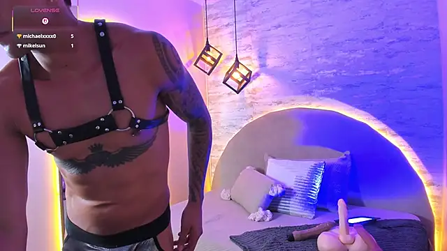 Aron_Boltのウェブカメラショー