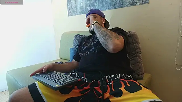 TROY_KIRK Live XXX Chat