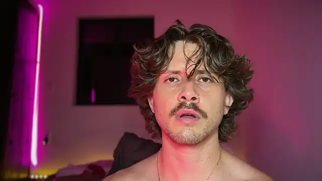 mcklister_kinky_feets 即時 XXX 聊天