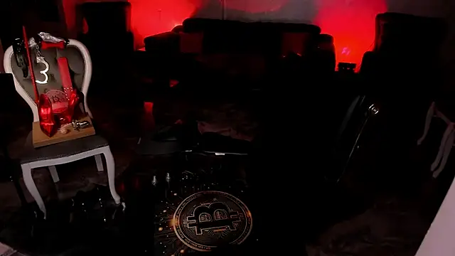 دردشة FinDomGod الجنسية المباشرة