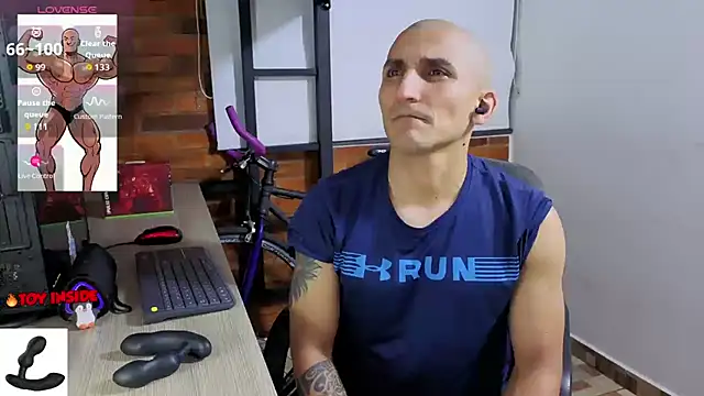 Marck_Muscle: онлайн-секс-чат