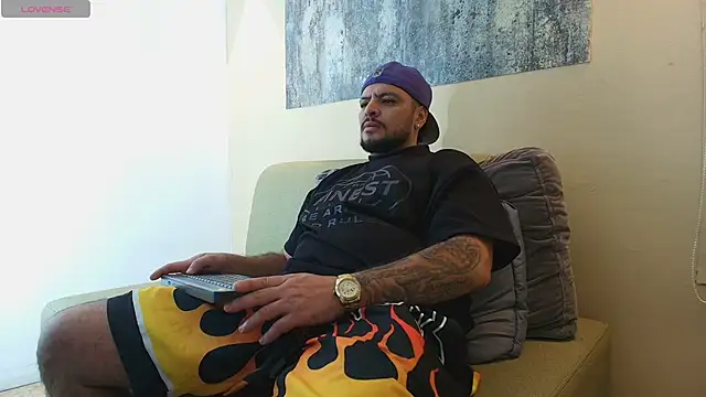 TROY_KIRK élő XXX-chatje