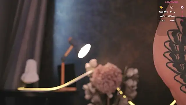 LinoAdaroのライブXXXチャット