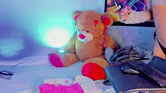 Show modela angels_trans_23x na web-kameri