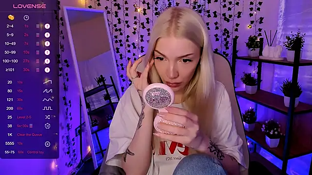 AnyaTaylor_ Chat XXX in diretta