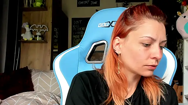 karo123421 Adlı Modelin Canlı XXX Sohbeti