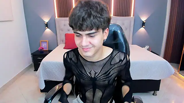 Tommy18__ élő XXX-chatje