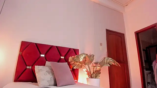 Chat +18 de SeleneLujan ao vivo