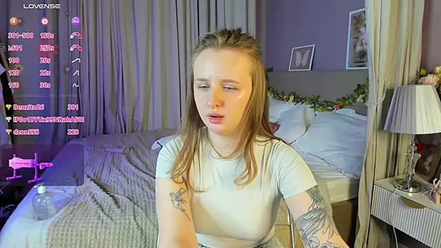 Chat +18 de Rina_Panic ao vivo