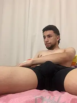 ever10183 Show in webcam