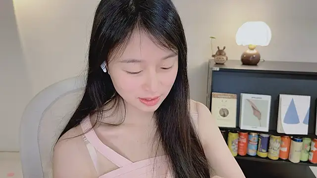 Onechestnut's Live XXX Chat