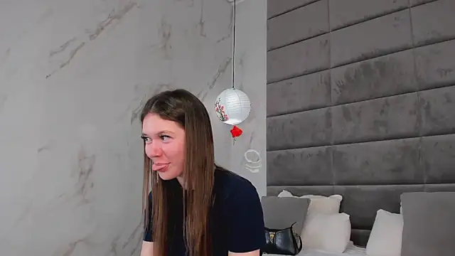 Chat XXX en directo de Nicole_Charm