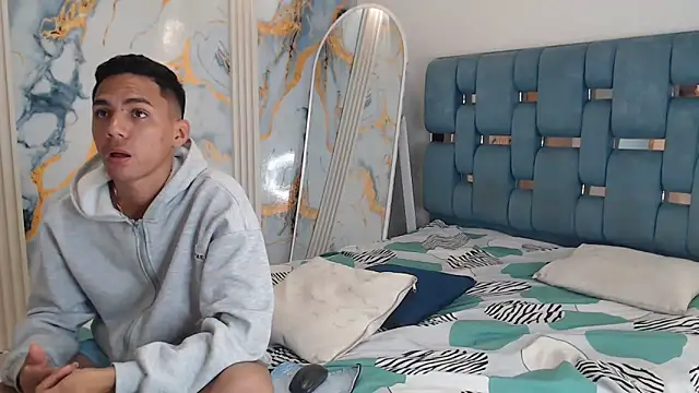 PRETTY_FEM: вебкам-шоу