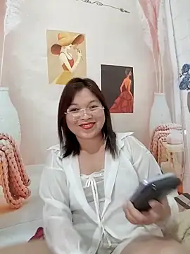 Cover-baa élő XXX-chatje