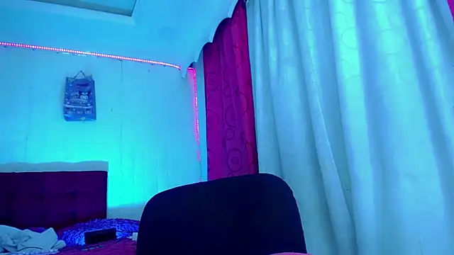 Онлайн чат XXX NahomiCamper