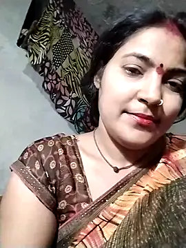 Maidangirl Adlı Modelin Canlı XXX Sohbeti