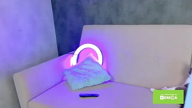 OnlyForYou_ Adlı Modelin Canlı XXX Sohbeti