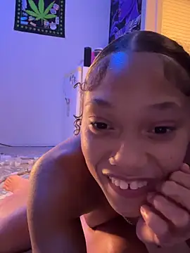 Tamiii420: онлайн-секс-чат