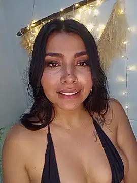 Antonella-corruso Adlı Modelin Canlı XXX Sohbeti