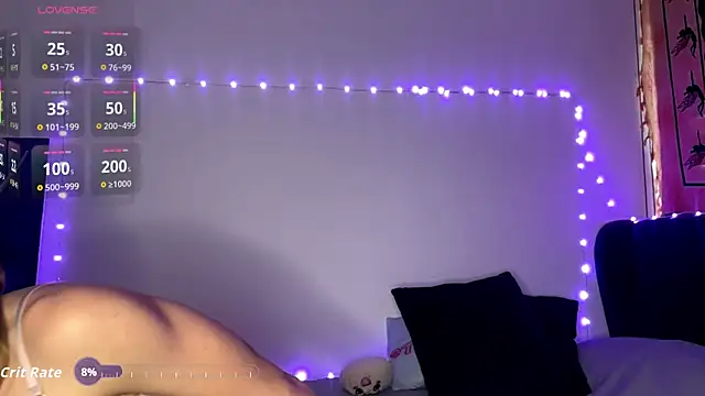 Show modela EllisQuinn na web-kameri