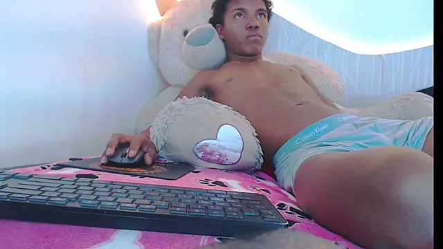 Chris_Hott live XXX chat