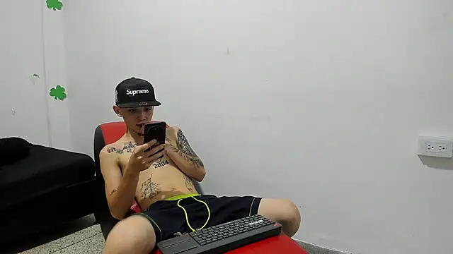 StraightBoy_Nick's Live XXX Chat