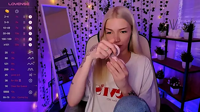 XXX chat uživo modela AnyaTaylor_