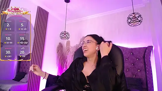 Amara_Davis1 Adlı Modelin Canlı XXX Sohbeti