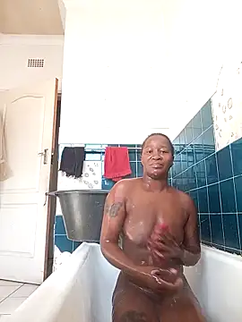 sluttylaura21 现场XXX聊天