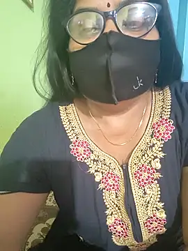 sexxyrenukaa: διαδικτυακό σόου στην κάμερα