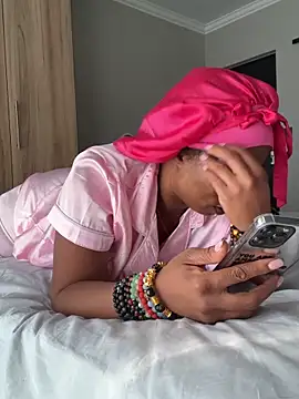 CurvyDesire1 Show in webcam