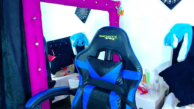 Jenng18 Adlı Modelin Canlı XXX Sohbeti