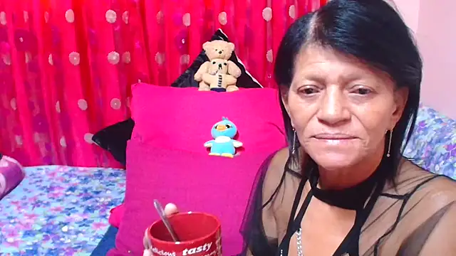 Онлайн чат XXX SLUTTYROXY