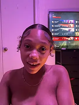 Tamiii420 Adlı Modelin Canlı XXX Sohbeti