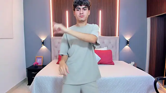 Tommy18__'s Live XXX Chat