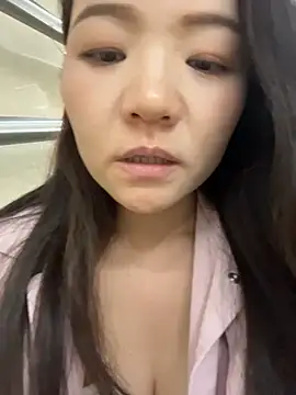 xiaochengzi505 在線直播表演