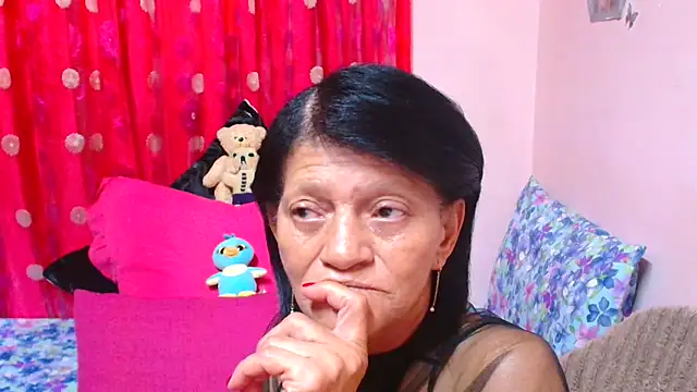 SLUTTYROXYのライブXXXチャット