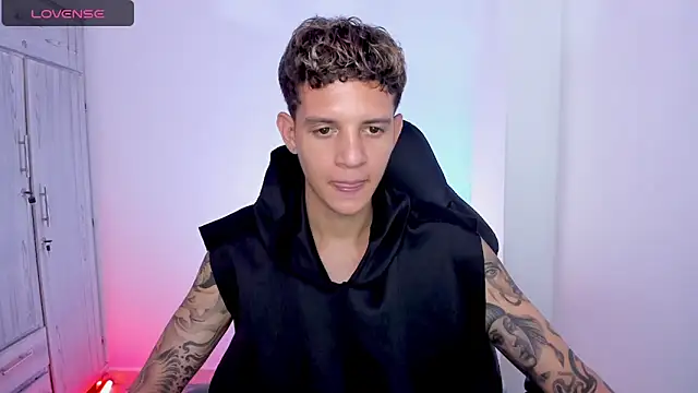 tylernova live XXX chat