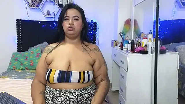 Chat XXX ao vivo de charlotte_077