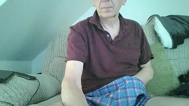 mr_english50 Show in webcam