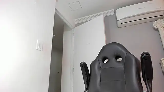 ElaineLaurent 现场XXX聊天