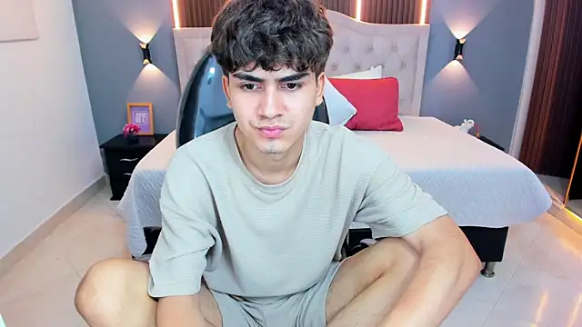 Онлайн чат XXX Tommy18__