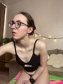 Show modela MartiniiSelenna na web-kameri