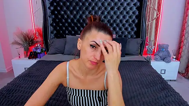 Rebecca_Diamond: απευθε ίας συνομιλία ΧΧΧ